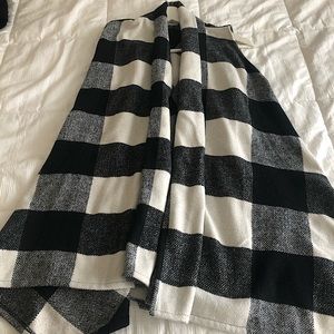 🐼TALIE Checkers Pattern Black/White Cardigan🐼